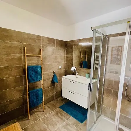 Ajaccio T2 Grand Standing Neuf - Centre Et Plages - 4 Personnes - Parking Prive *